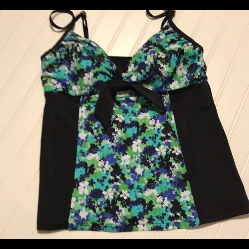 A Shore Fit Size 8 Swim Top Separate
